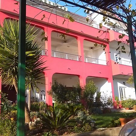 Apartments Mare - 30 M From Pebble Beach Сегет-Враница Экстерьер фото