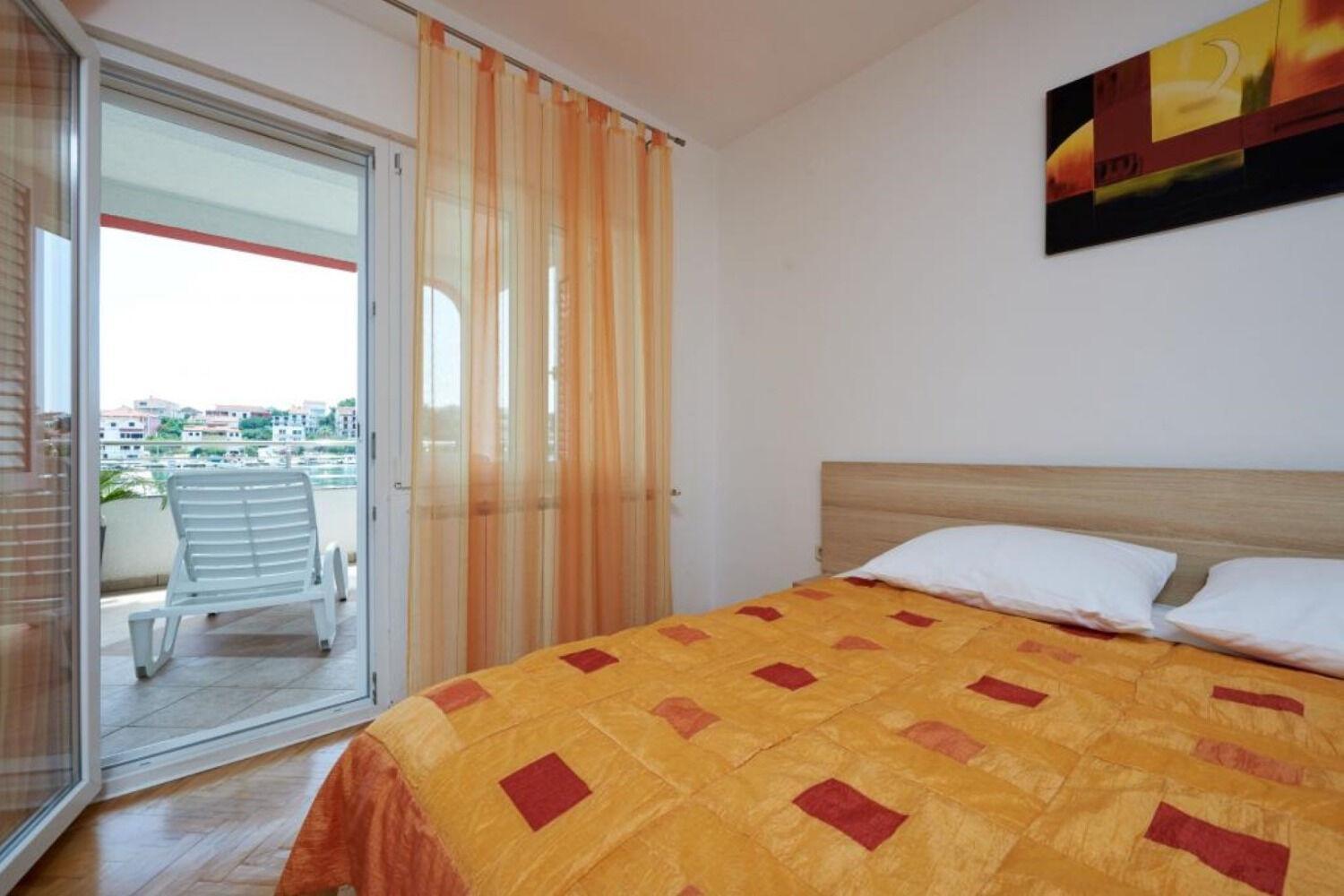 Apartments Mare - 30 M From Pebble Beach Сегет-Враница Экстерьер фото