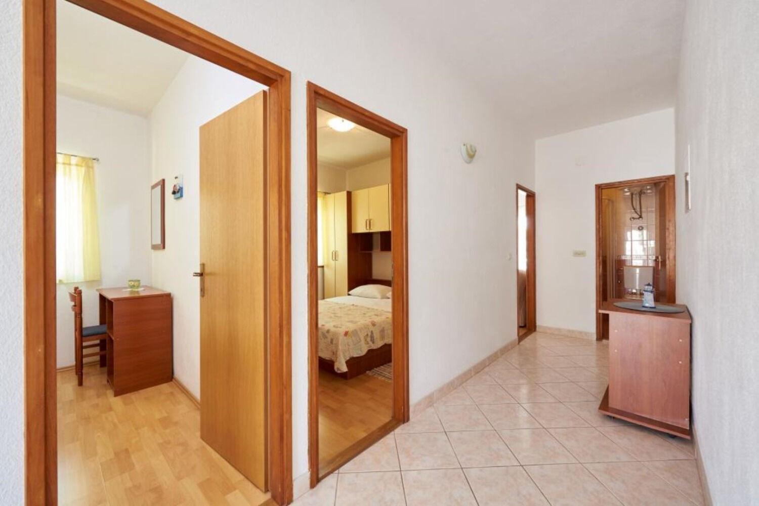 Apartments Mare - 30 M From Pebble Beach Сегет-Враница Экстерьер фото