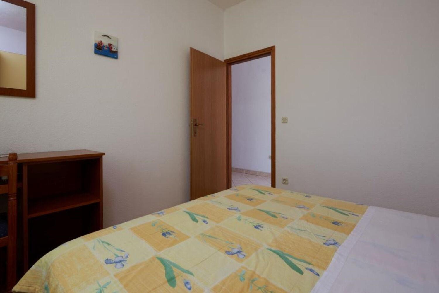 Apartments Mare - 30 M From Pebble Beach Сегет-Враница Экстерьер фото