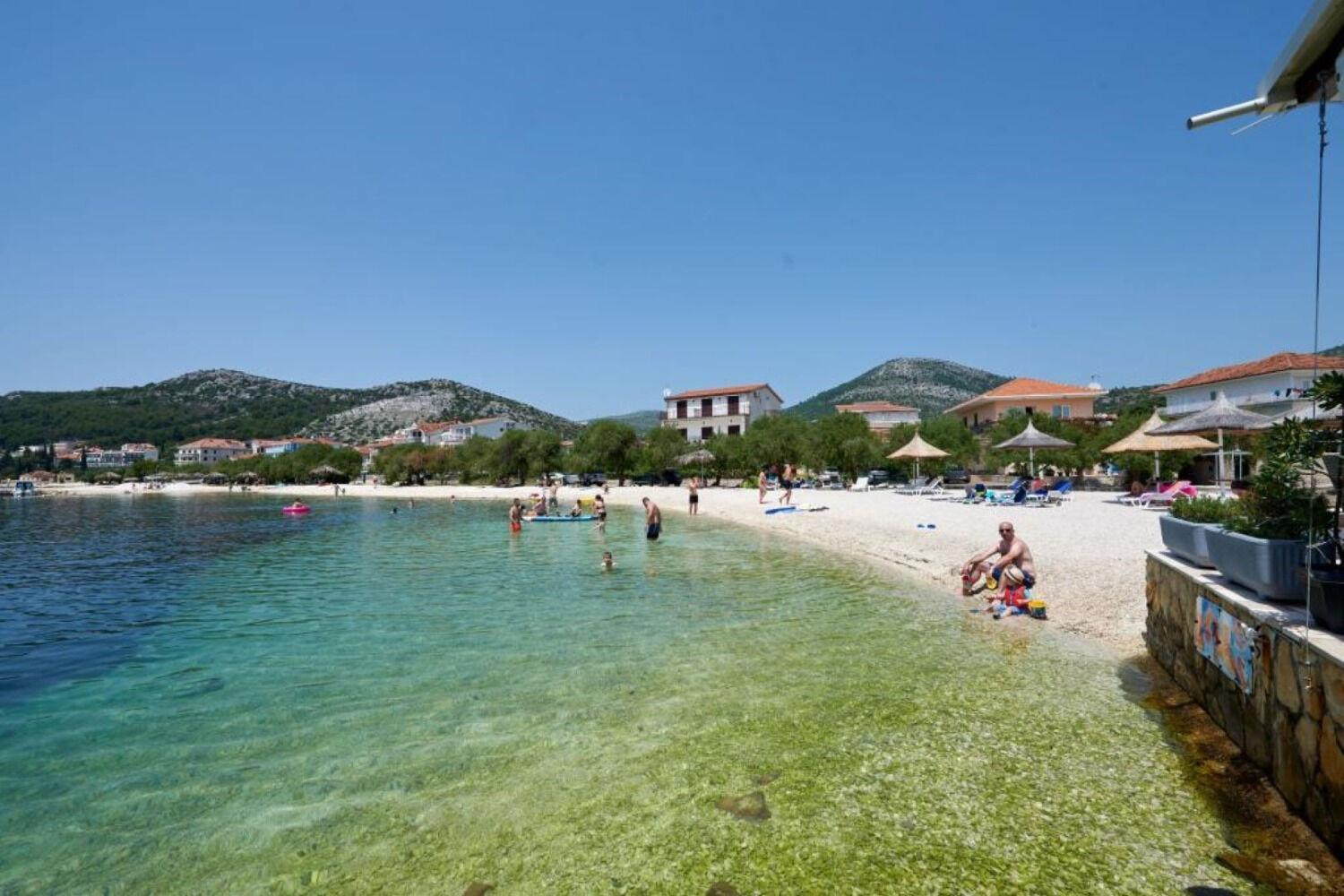 Apartments Mare - 30 M From Pebble Beach Сегет-Враница Экстерьер фото