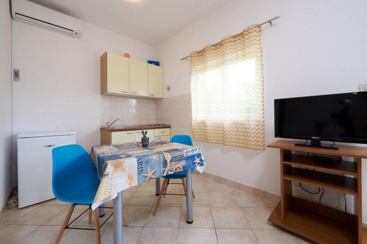Apartments Mare - 30 M From Pebble Beach Сегет-Враница Экстерьер фото