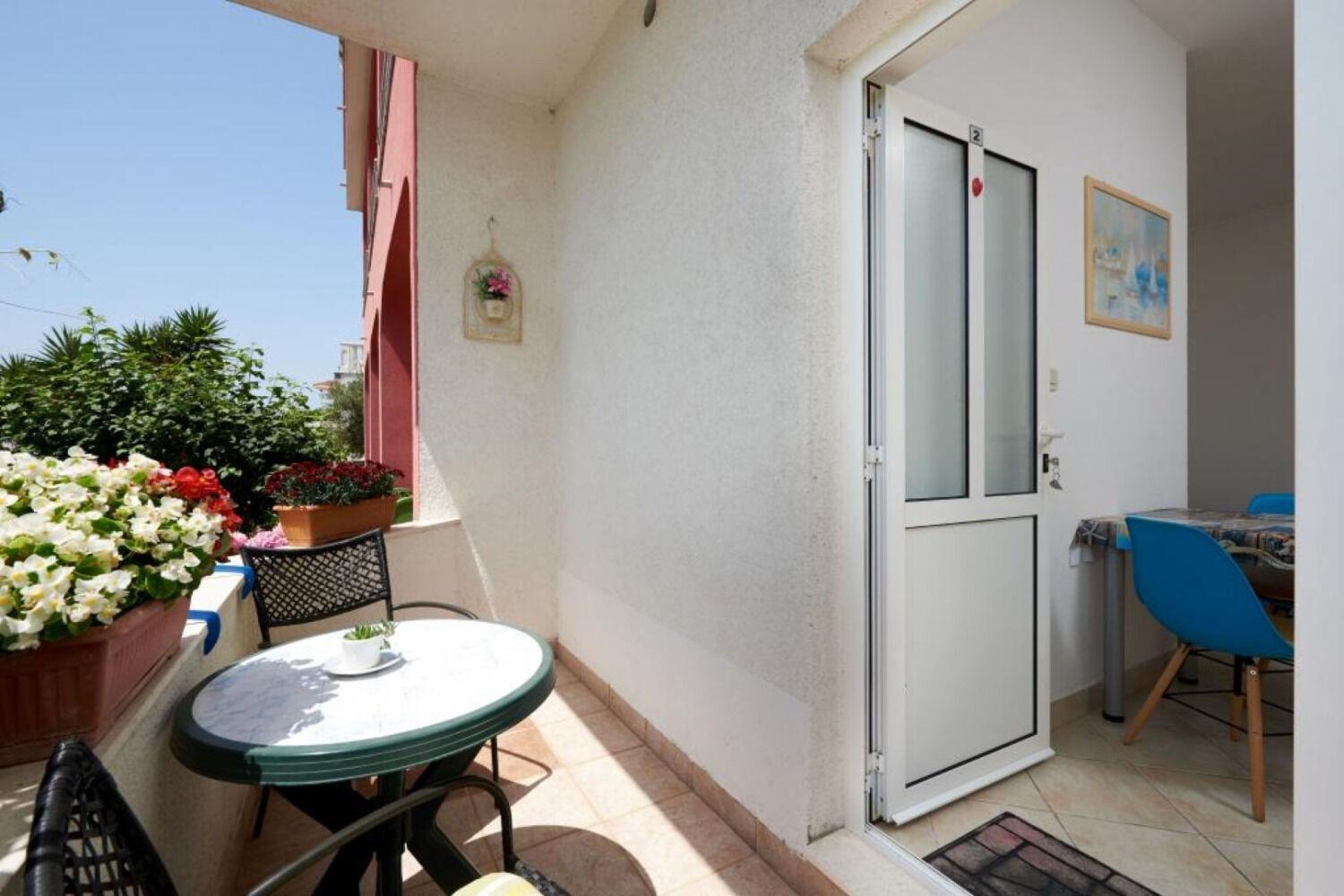 Apartments Mare - 30 M From Pebble Beach Сегет-Враница Экстерьер фото