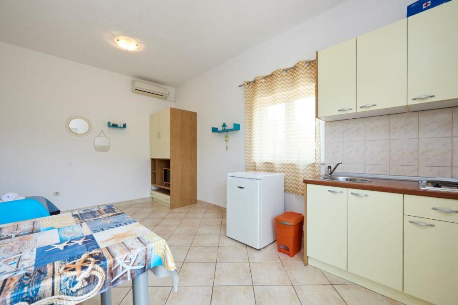 Apartments Mare - 30 M From Pebble Beach Сегет-Враница Экстерьер фото