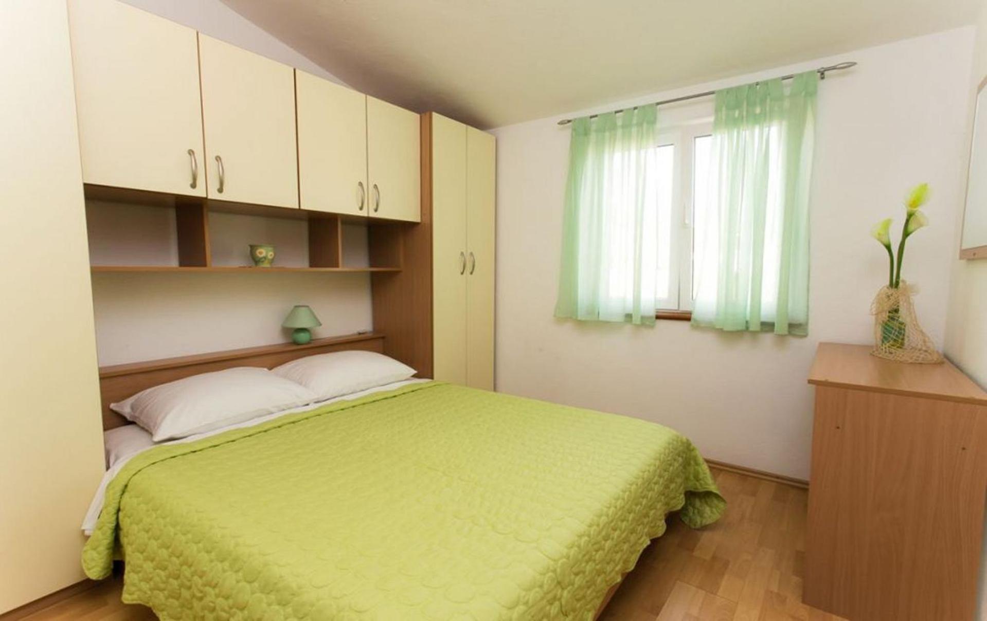 Apartments Mare - 30 M From Pebble Beach Сегет-Враница Экстерьер фото